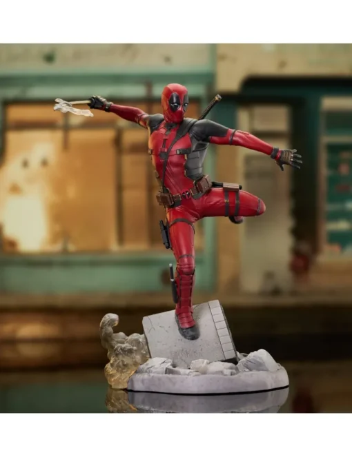 Diamond Select Toys Marvel Gallery Deadpool & Wolverine Deadpool