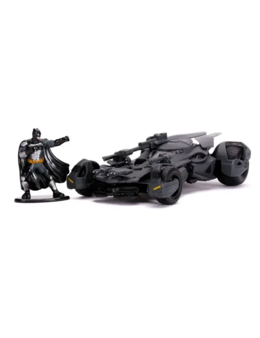 Jada Toys Diecast Model 1/32 Scale Justice League Batmobile with Figure